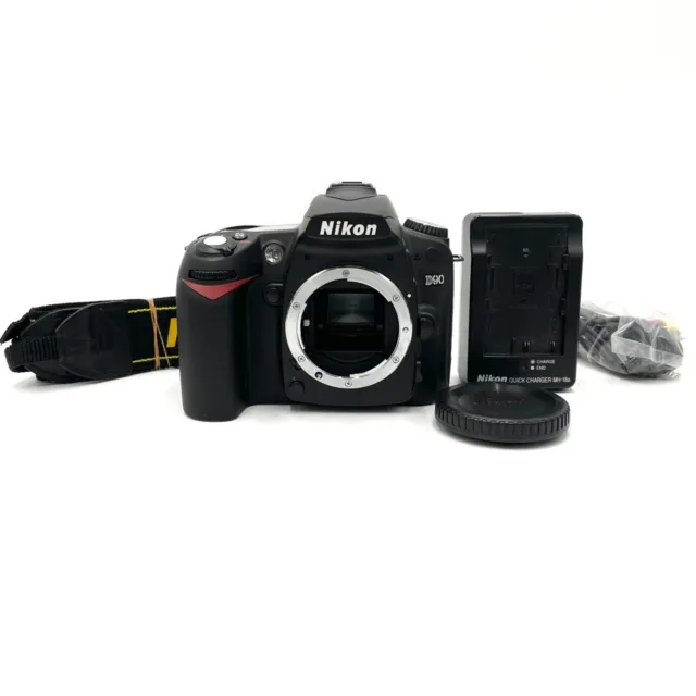 [MINT] Nikon D90 12.3MP DSLR Camera Body Only Shutter Count : 2860 From JAPAN