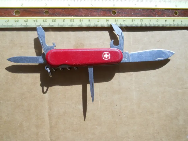 Wenger Commander Swiss Army knife in red - no pick or tweezers