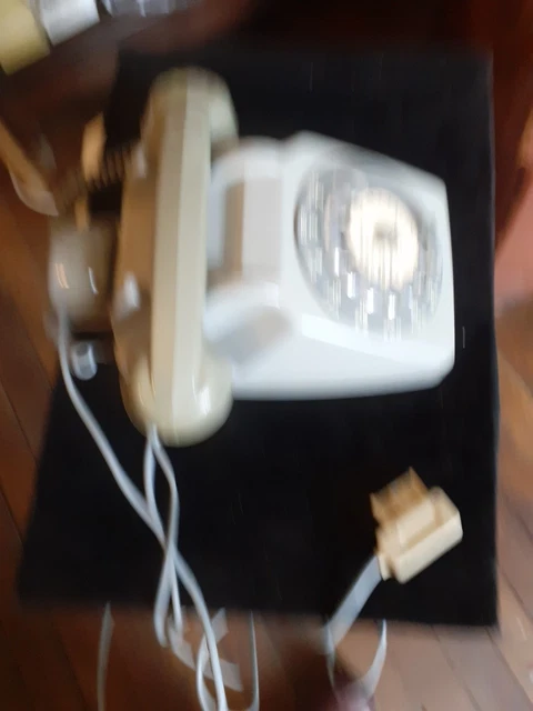 Téléphone Vintage 60s en Bakelite Socotel S63 Gris 2 – Rocka'Berry