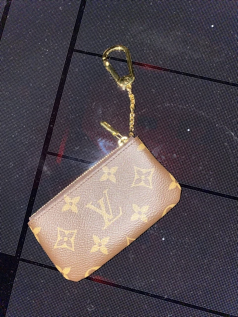 Louis Vuitton Pochette con catenella 