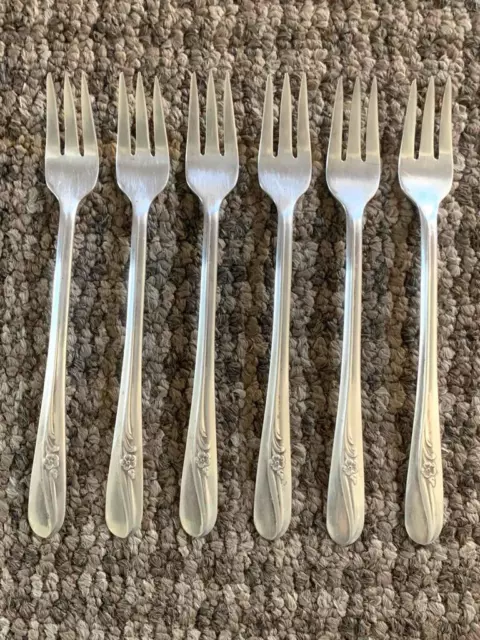 H T Mfg Co. Meadow Flower Serving Meat Fork Cake Pie Silver Plate 15.99 PicClick
