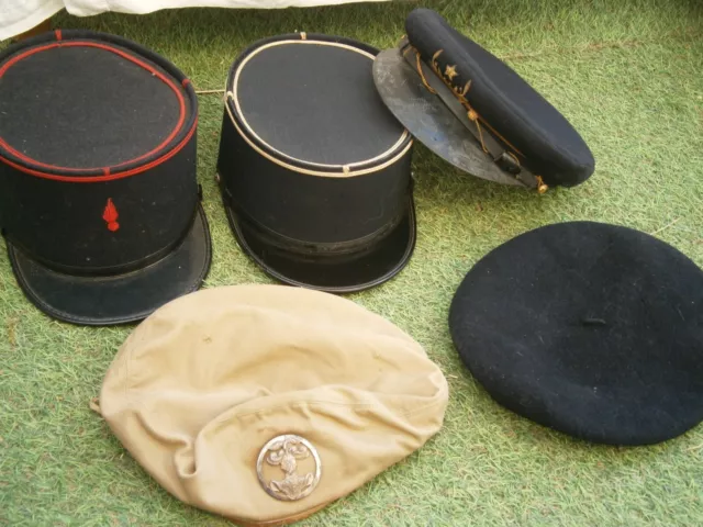 Lot De Kepi Coiffe Militaire