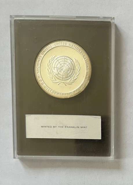 コレクション 1971 United Nations Peace Medal 1971 United Nations Sterling Silver Peace Medal w/ Stand