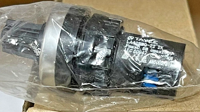 TAYEE LA42DWQ/2K  Potentiometer 2 K ohm 2 Watt 22 mm  Panel Mount brand new