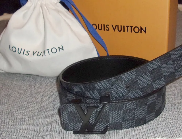 Unisex Louis Vuitton Initials 40mm Matte Black Belt M0449U 90/36