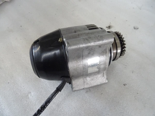 16. Suzuki Gsxr 1100 GV73 C Alternator