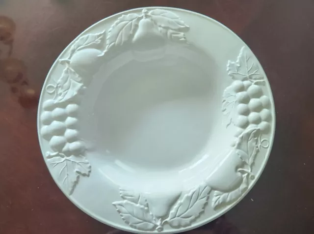 Beautiful Stonelite Large 15.5" Round Serving Display Bowl Fruit Embossed White