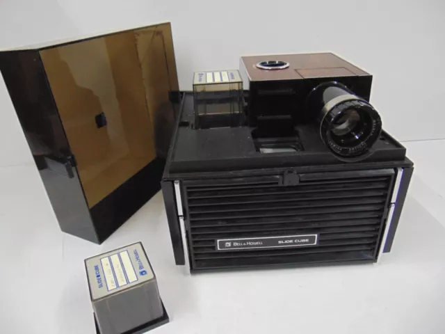 Vintage Bell & Howell Slide Cube Projector 627R with 2 Cubes Tested to Power On.
