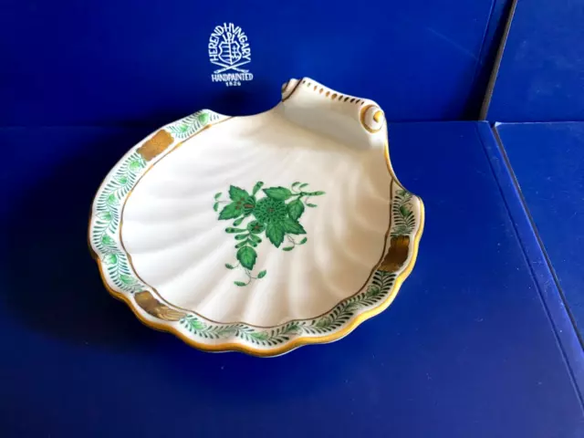 Herend Porcelain Handpainted Green Shell Trinket Dish 8762/Av