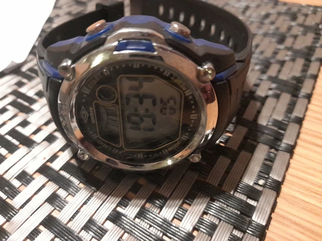 Montre numérique Umbro garçon noir et bleu jour / affichage de la date avec bracelet en plastique