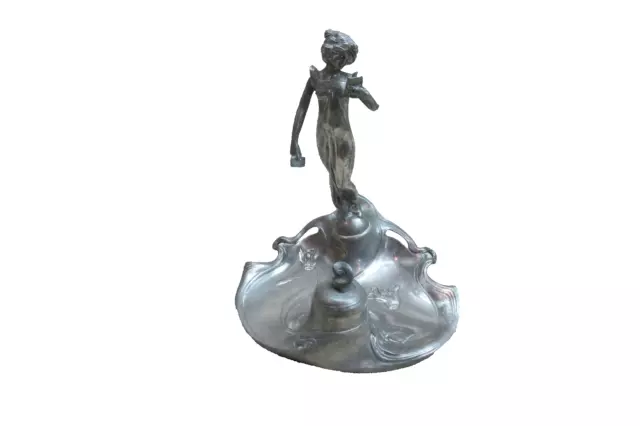 ART NOUVEAU INKBOTTLE, pewter, with a female figure reading a letter Edl'es Zinn