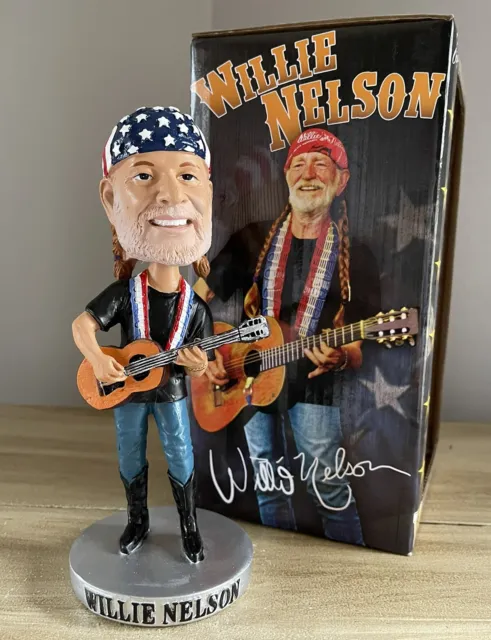 Legend WILLIE NELSON Country Music Icon Bobblehead NIB!