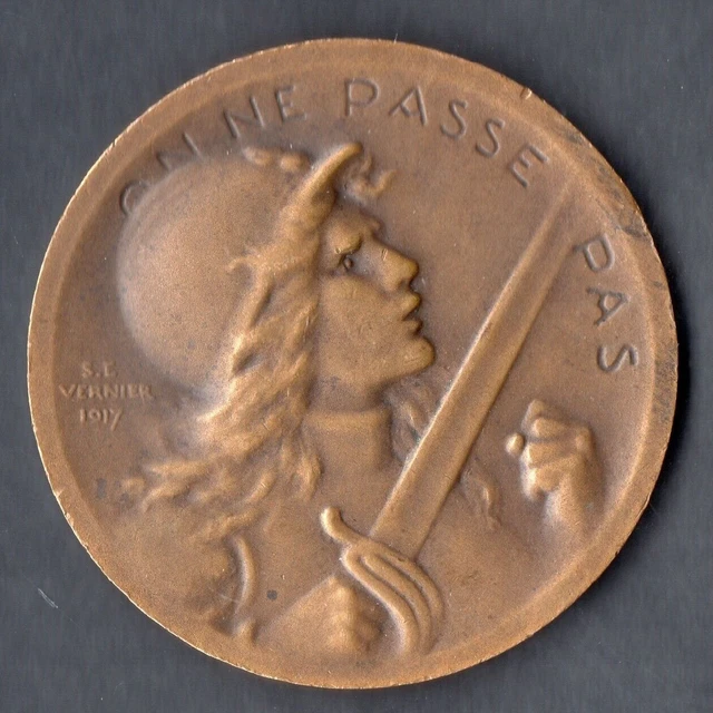 BELLE MÉDAILLE EN Bronze par Lefrançois Evadés de France et Internés en