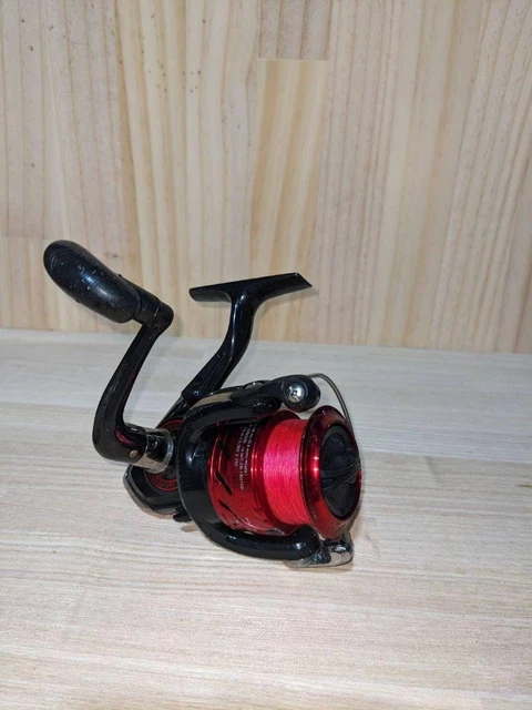 DAIWA FINE MODE 3000 Dx-Pe Spinning Reel Red/Black Light