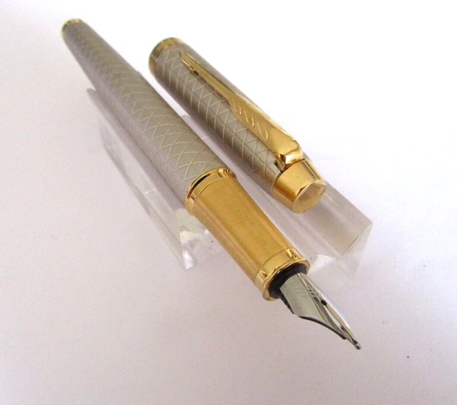 Stylo Plume Parker IM Premium - Modèle A251, Blanc, Occasion Très Bon état