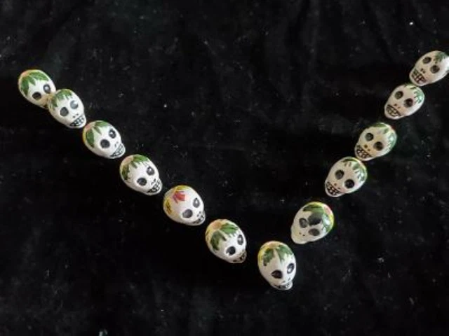 10 Stk. Totenkopf  Perlen aus Keramik Skull Schädel,15 mm, aus Peru 3