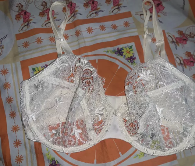 Vtg. Chantelle Sheer Lace Full Coverage Underwire Bra Size 32DD