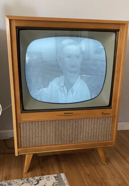Vintage 1957 RCA Victor 21”  Working black & white tv Birch Cabinet Model T 8428