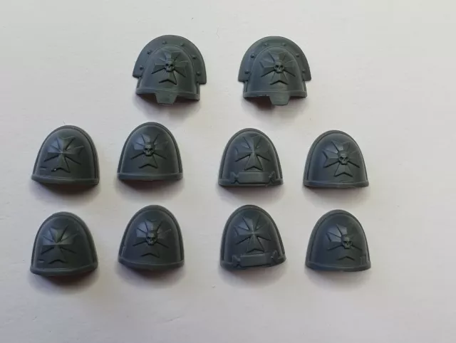 Black Templar Shoulder pads pack v1 upgrade x20 for Warhammer 40K