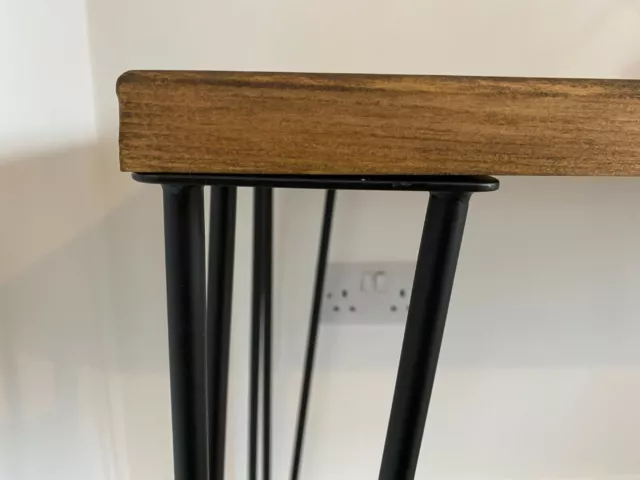 Handgefertigter Schreibtisch aus Holz mit Metall 2 Zinkenbeinen - dunkles Holz Bunteiche 90x45 2