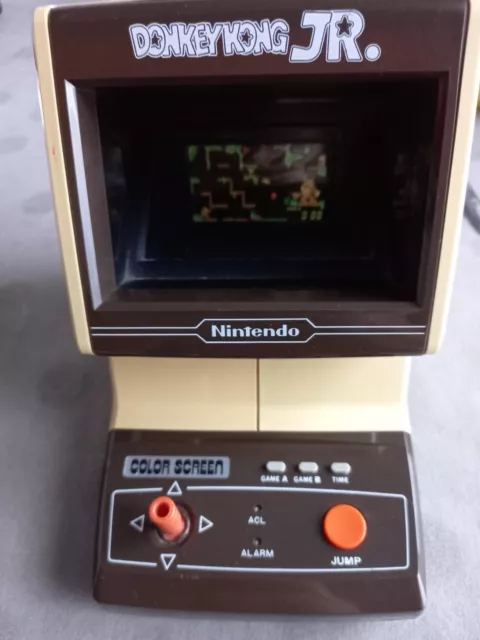 Console Nintendo | 1983 | Table top | Donkey Kong Jr. | Game & Watch 2