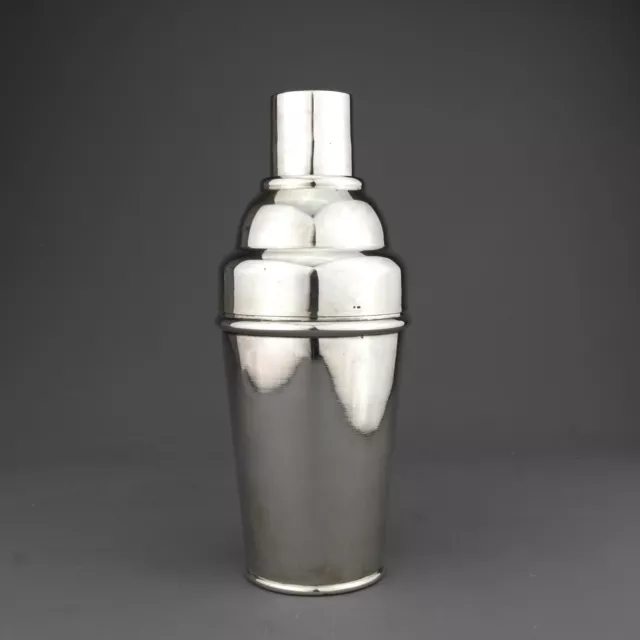 Antique Art Deco Solid Sterling Silver Cocktail Shaker. 413g