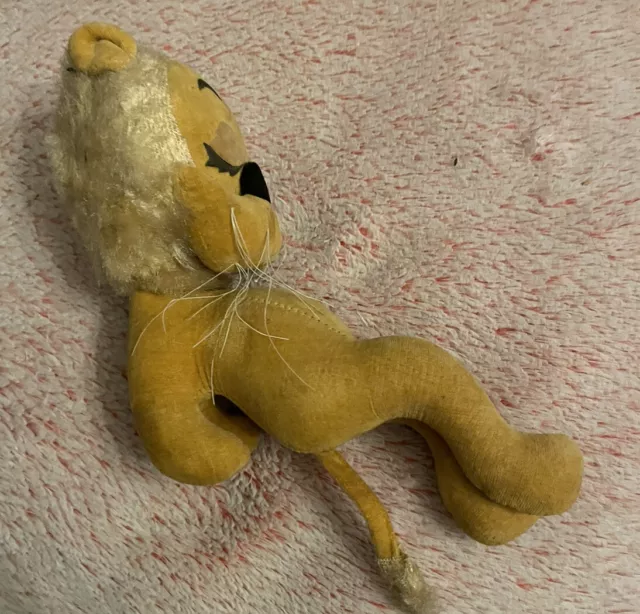 Vintage Larry the Lion small velvet straw filled cat small soft toy 9” long