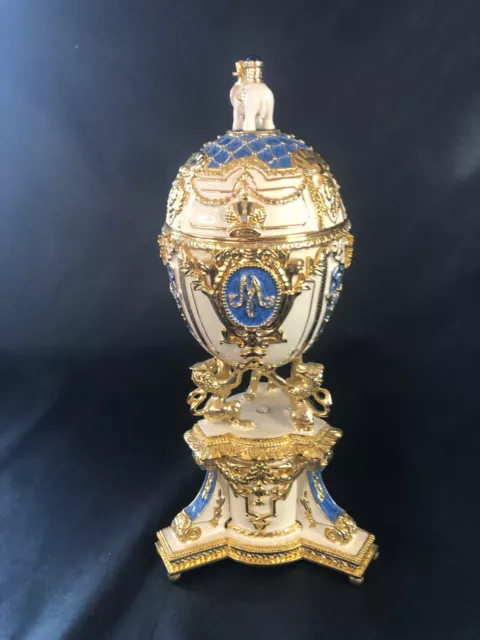 Grand oeuf doré à l’or fin d’après l’œuf de Fabergé de 1903 le ROYAL DANOIS