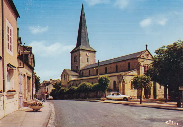 Carte postale 10x15cm postcard LUCENAY place de l'église rue neuve timbrée 1977