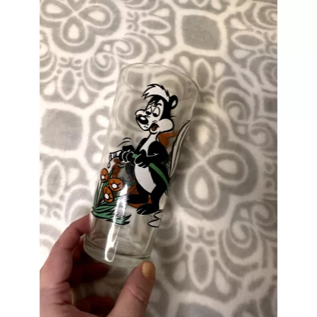 Warner Brothers Pepsi Series Vintage 1976 Pepe Le Pew Daffy Duck Drinking Glass