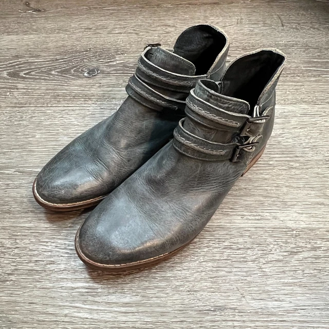 Free People Braeburn Distressed Gray Leather Cut Out Double Strap Ankle Boots 37