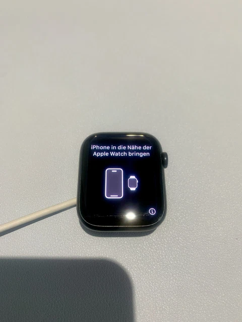 Apple Watch Series 8 w/ NEW STRAP (45MM) GPS/4G Cellular Aluminium Very Good
