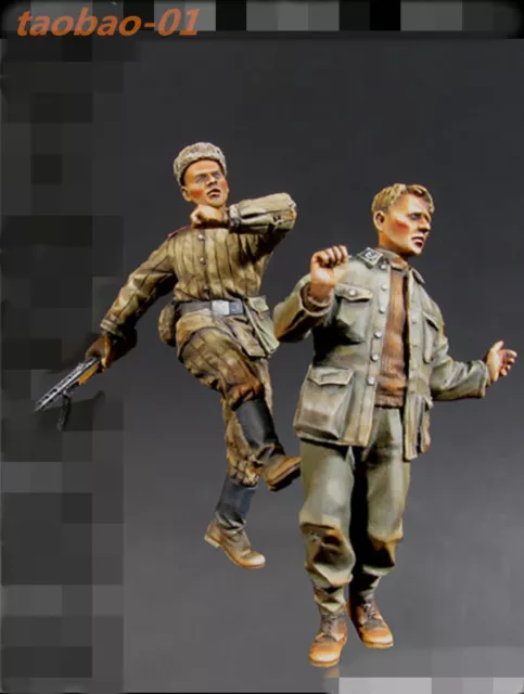 1:35 resin soldiers figures model kit WW II Soviet soldier kicked German captive