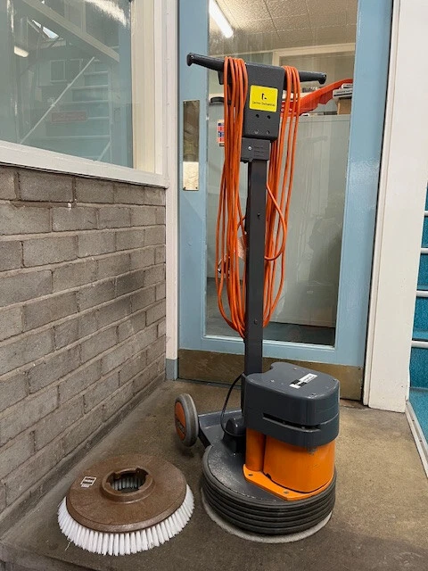 TASKI RANGER 38 Superspeed Scrubber Buffer Polisher Inc Extra Discs ...