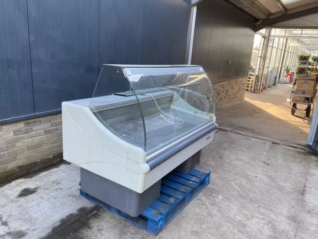 1m Serve over counter display fridge used.