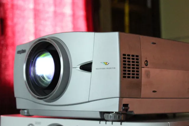 *Sanyo PLC-XP51*Beamer Projektor 4000Lumen projector(Eiki LC-X60/Christie LX40)