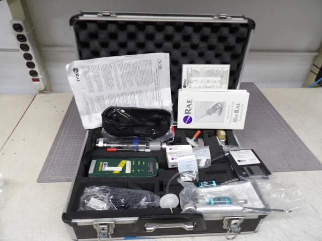 RAE Systems PGM-76IS Photoionization Gas Detector M4105