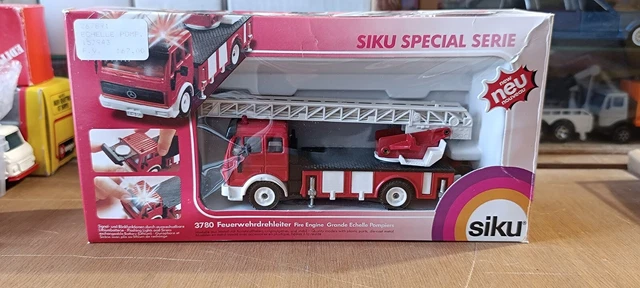 Siku - 1014 - Véhicule miniature - Camion de pompiers avec échelle