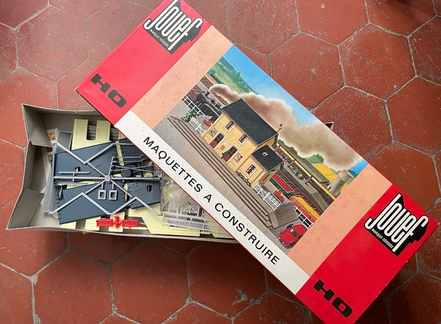 Maquette HO Jouef - Gare Villeneuve - Bâtiment Monté Avec éclairage - Occasion