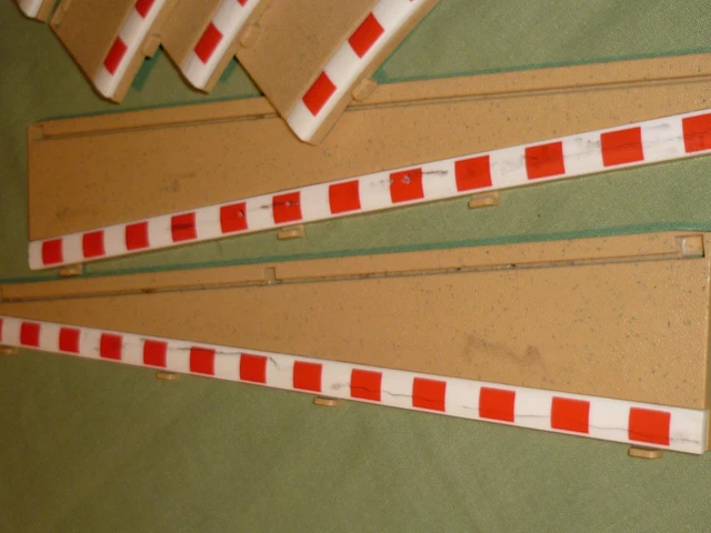 Scalextric Guard Rails SCALEXTRIC SPORT BORDERS And Armco Rails 5 Curves & 2 Lead In Out ...