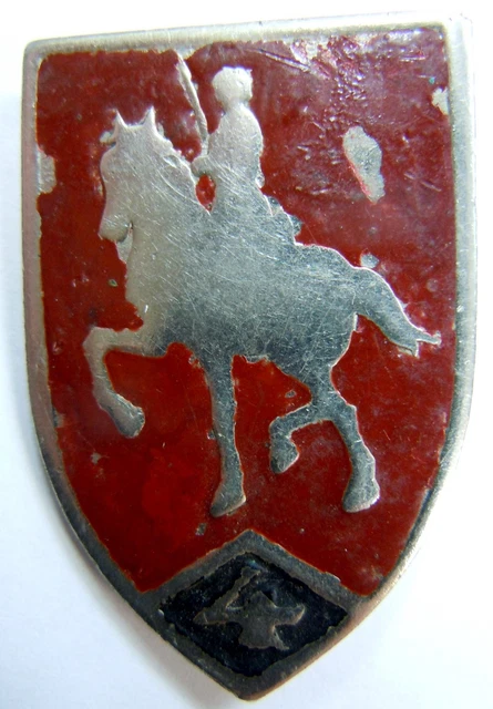 Insigne émail 4e Régiment De Cuirassiers - Jeanne D'Arc, Cavalerie, Original (TBE)