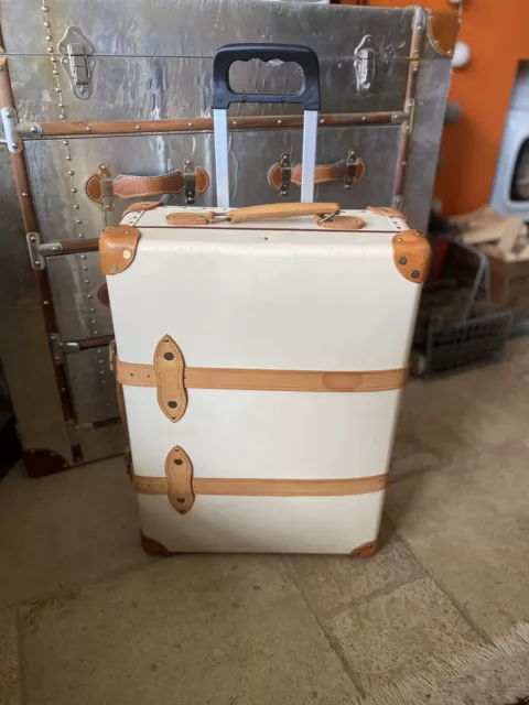 Globe-Trotter Cabin Size Safari Suitcase