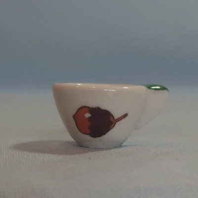 Tasse miniature en porcelaine décor gland