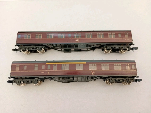 Internation Maroon 2 X GRAHAM Farish N Gauge Maroon Coaches M21236 & M24824 £29.99 ...
