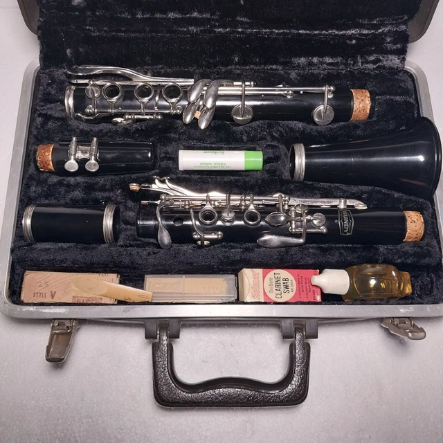 Bundy Resonite Selmer Clarinet with Original Hard Case SN 790311 Made In USA