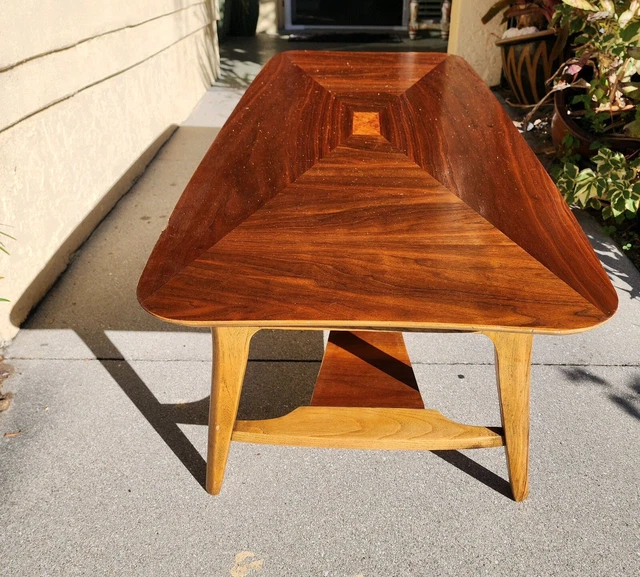 COOL MID CENTURY MODERN 60’s INLAID WALNUT & OAK COFFEE TABLE w SHELF