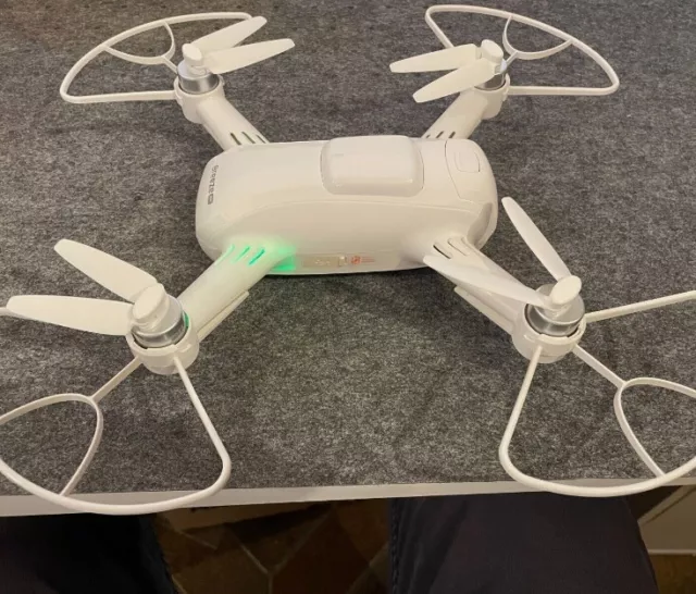 Yuneec Breeze 4K Quadrocopter neu