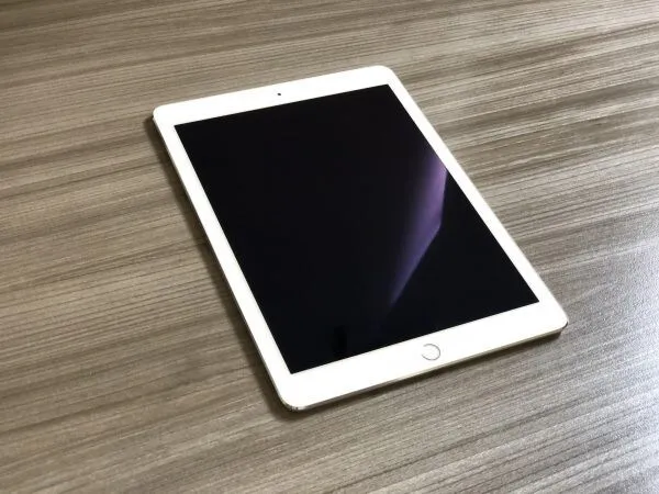 Apple iPad Air 2 16GB, Wi-Fi + Cellular (Unlocked), 9.7in - Silver (AU Stock)