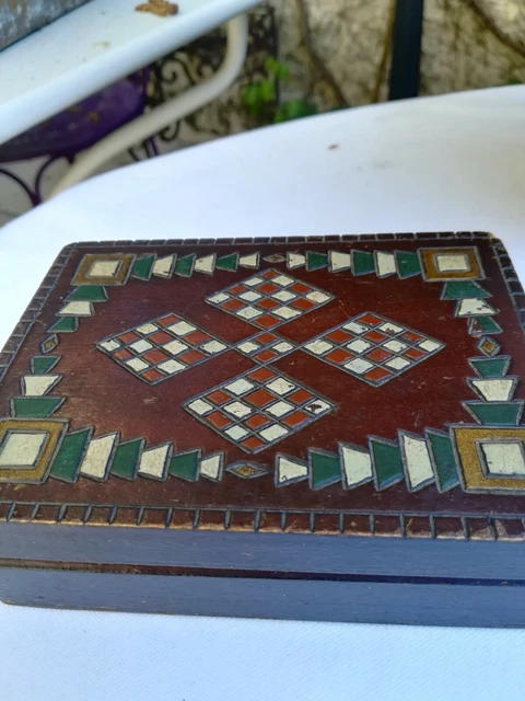 ANCIENNE BOITE DE jeu de cartes en tole a decors de carré d as epok