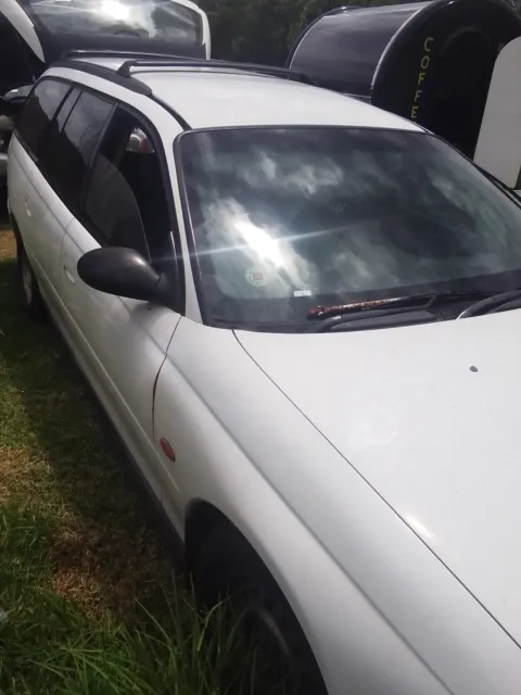 Holden vt commodore 1998 (for parts or repair)